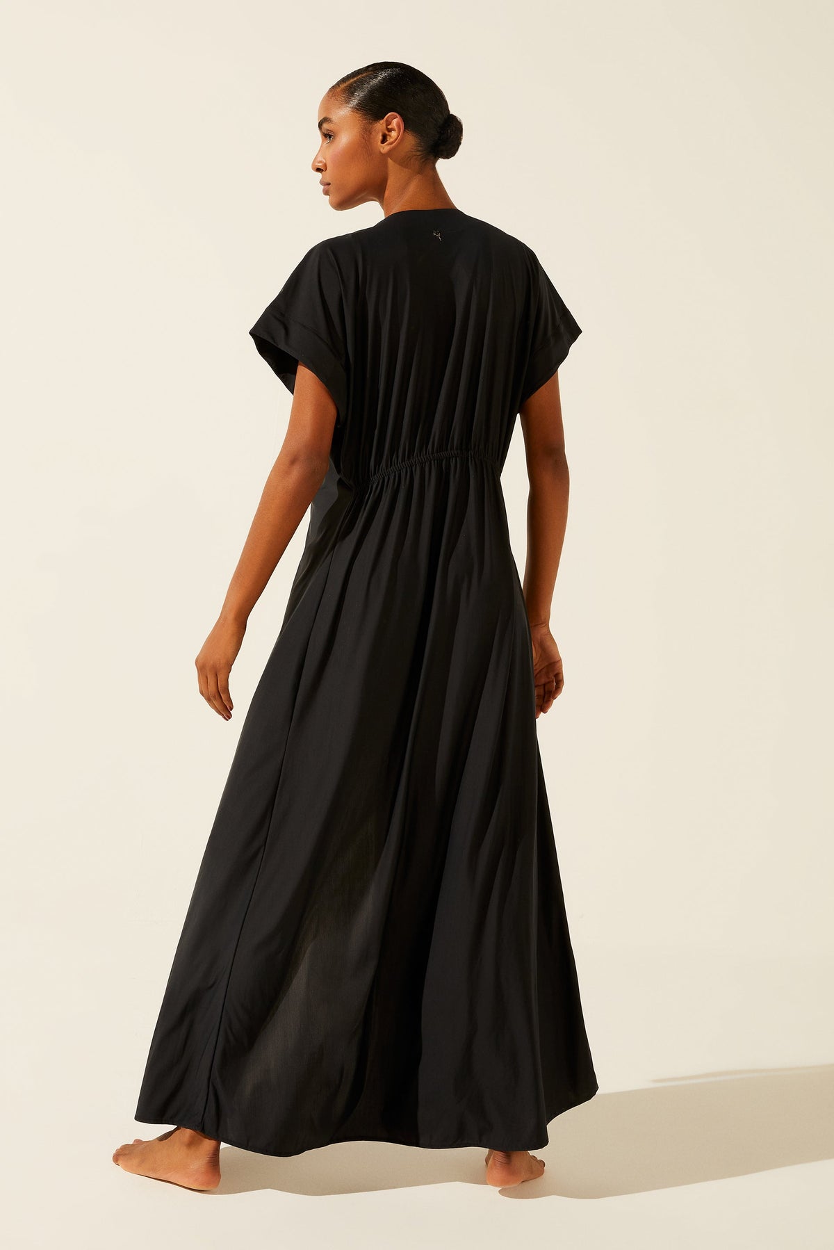 Agua De Coco Solid Classic Long Cape E3172C1123
