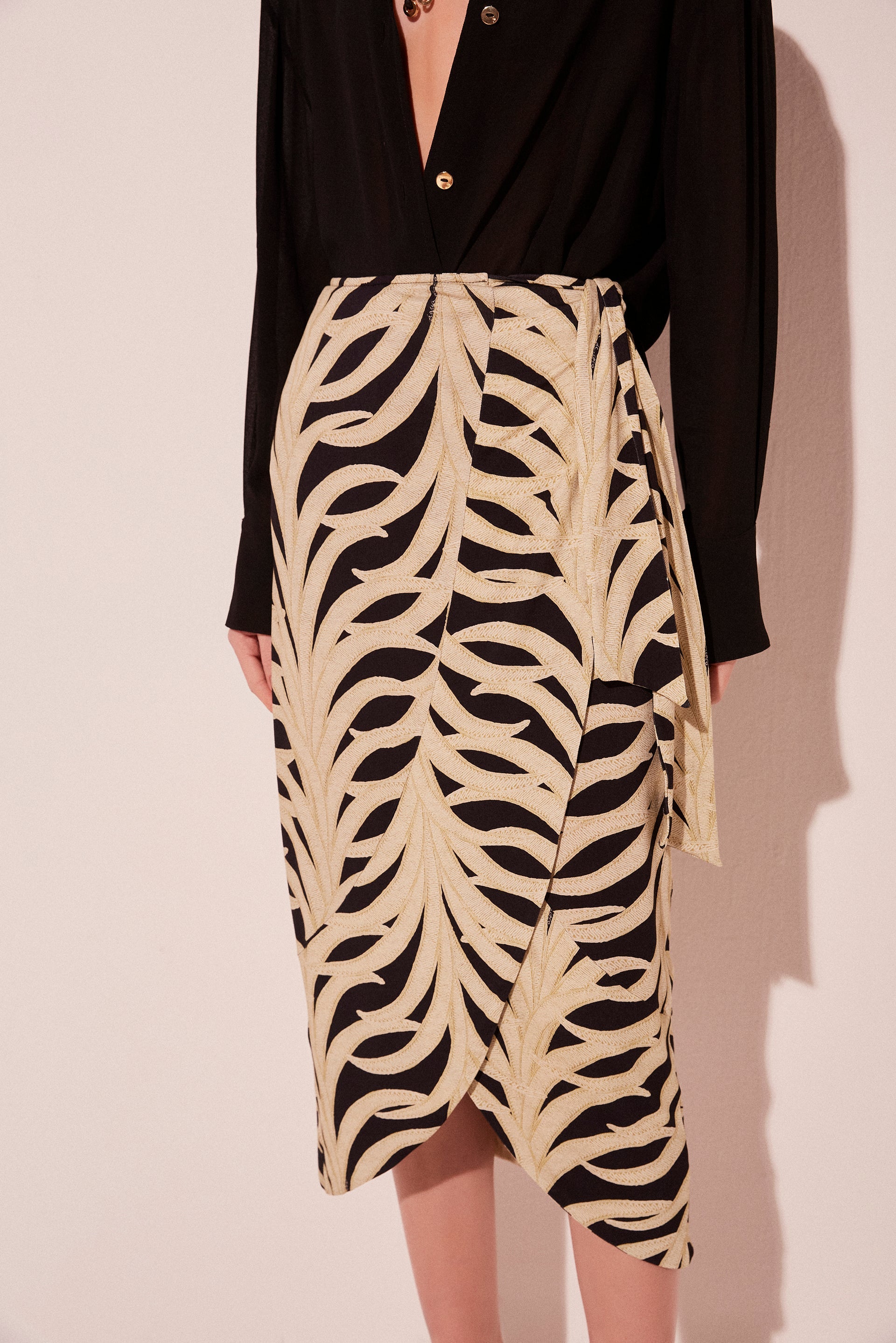 Agua De Coco Two Color Leaves Criss Crossed Midi Skirt E3849A2006