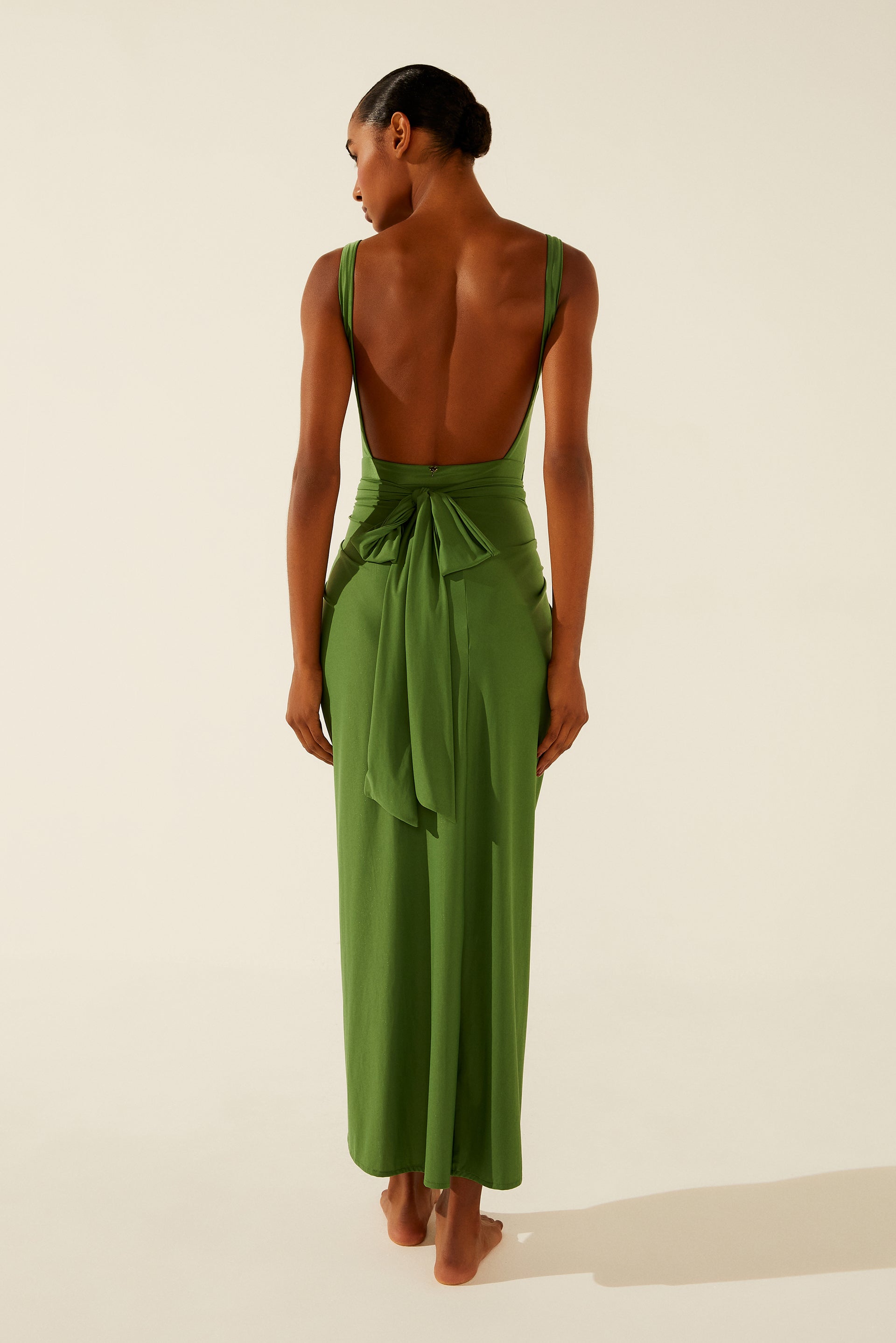 Agua De Coco Solid Classic Midi Skirt E3899C1123