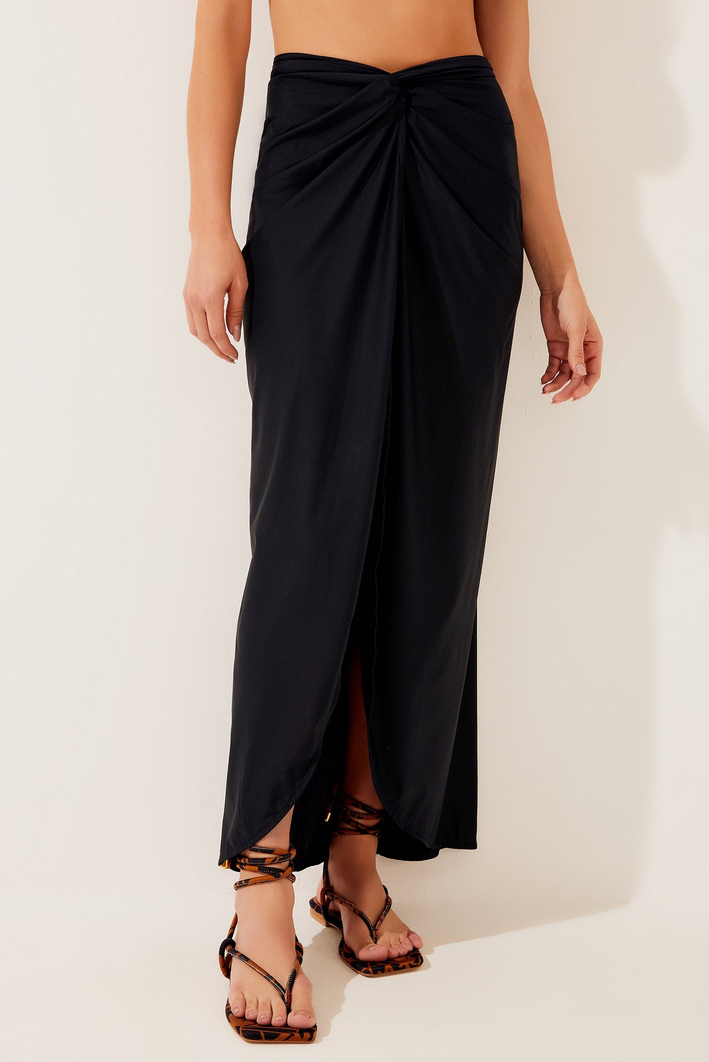 Agua De Coco Solid Classic Midi Skirt