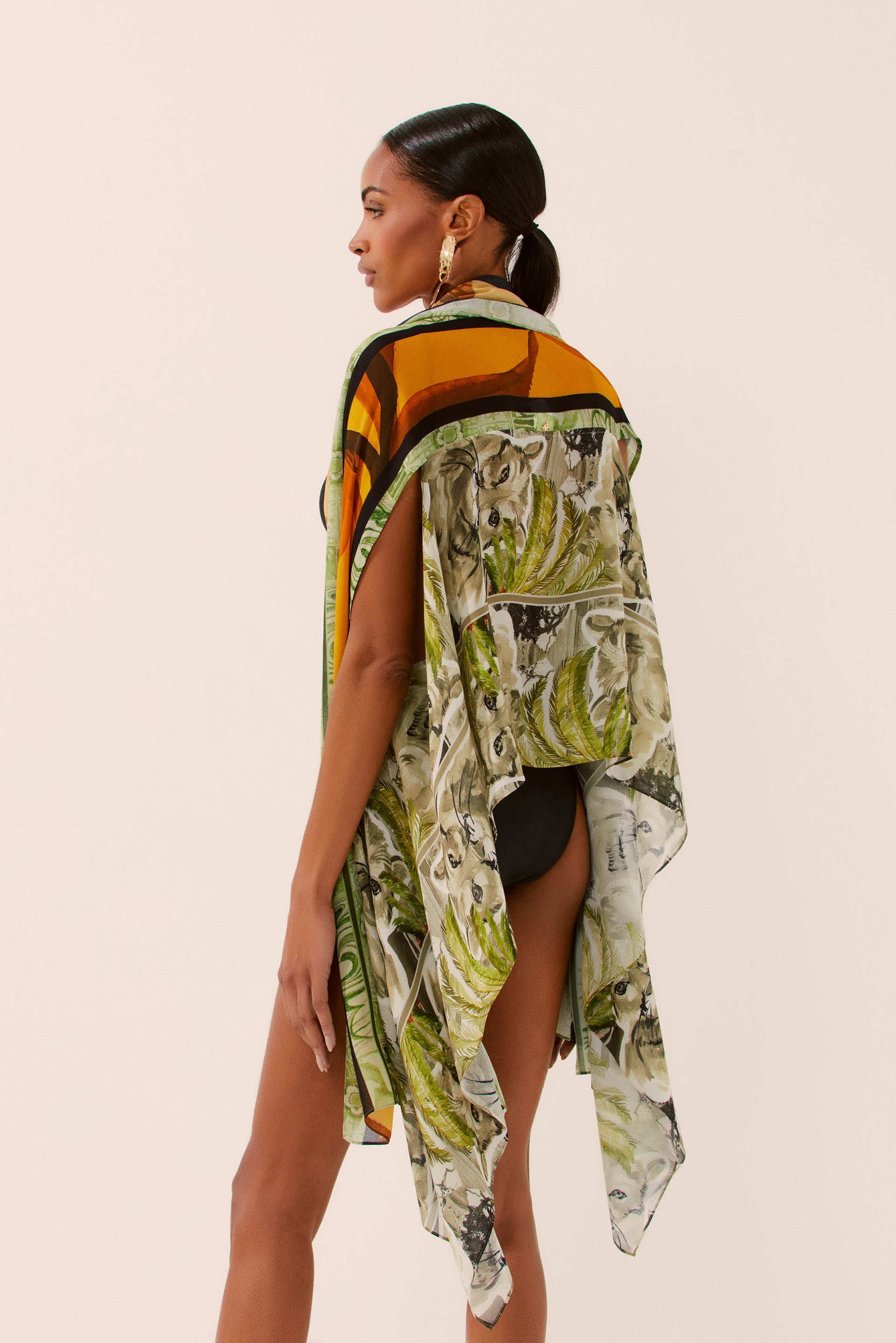 Agua De Coco Single Botanic Collage Short Cape E4472A1521