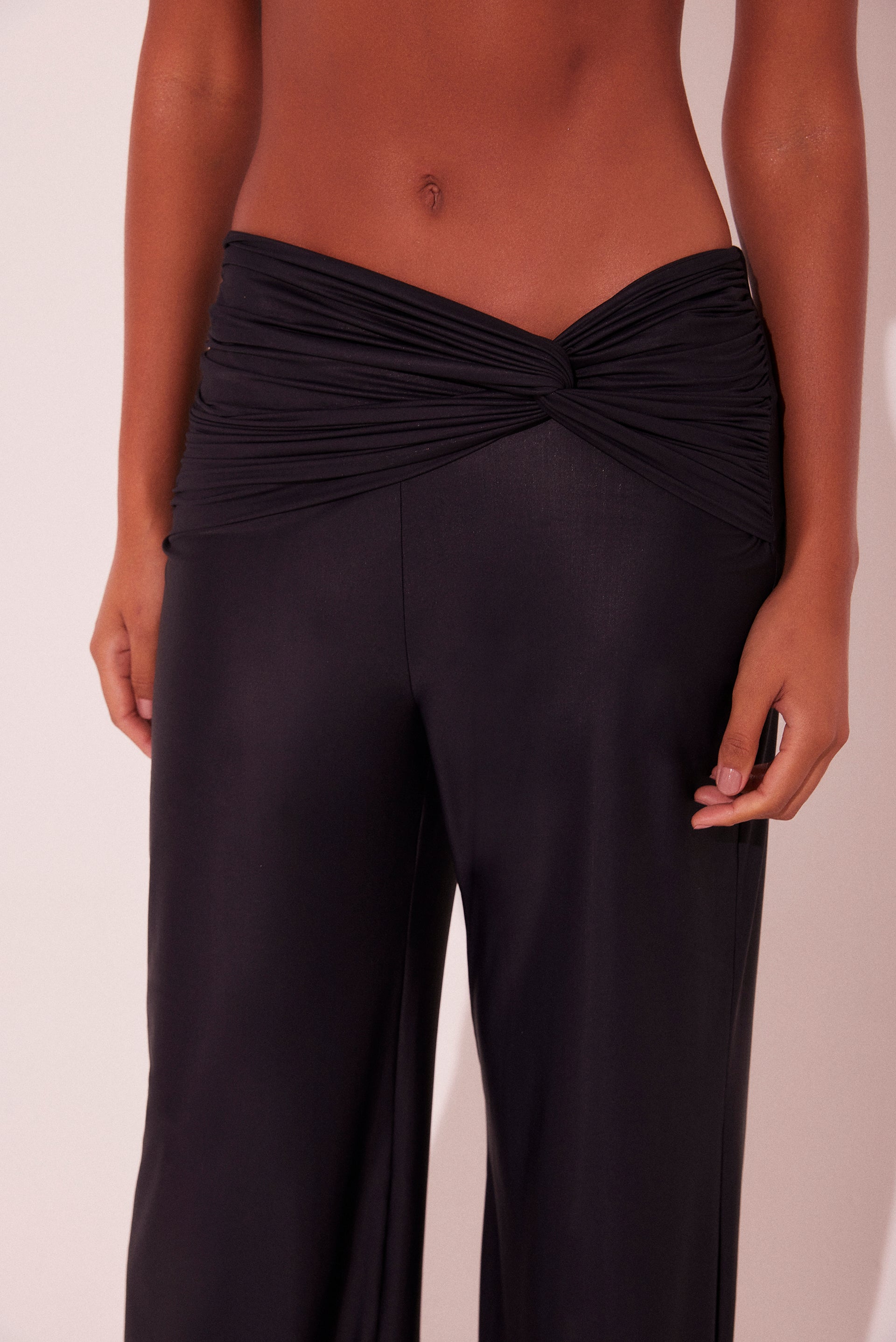 Agua De Coco Black Scales With Twist Straight Leg Pants E5542A2226