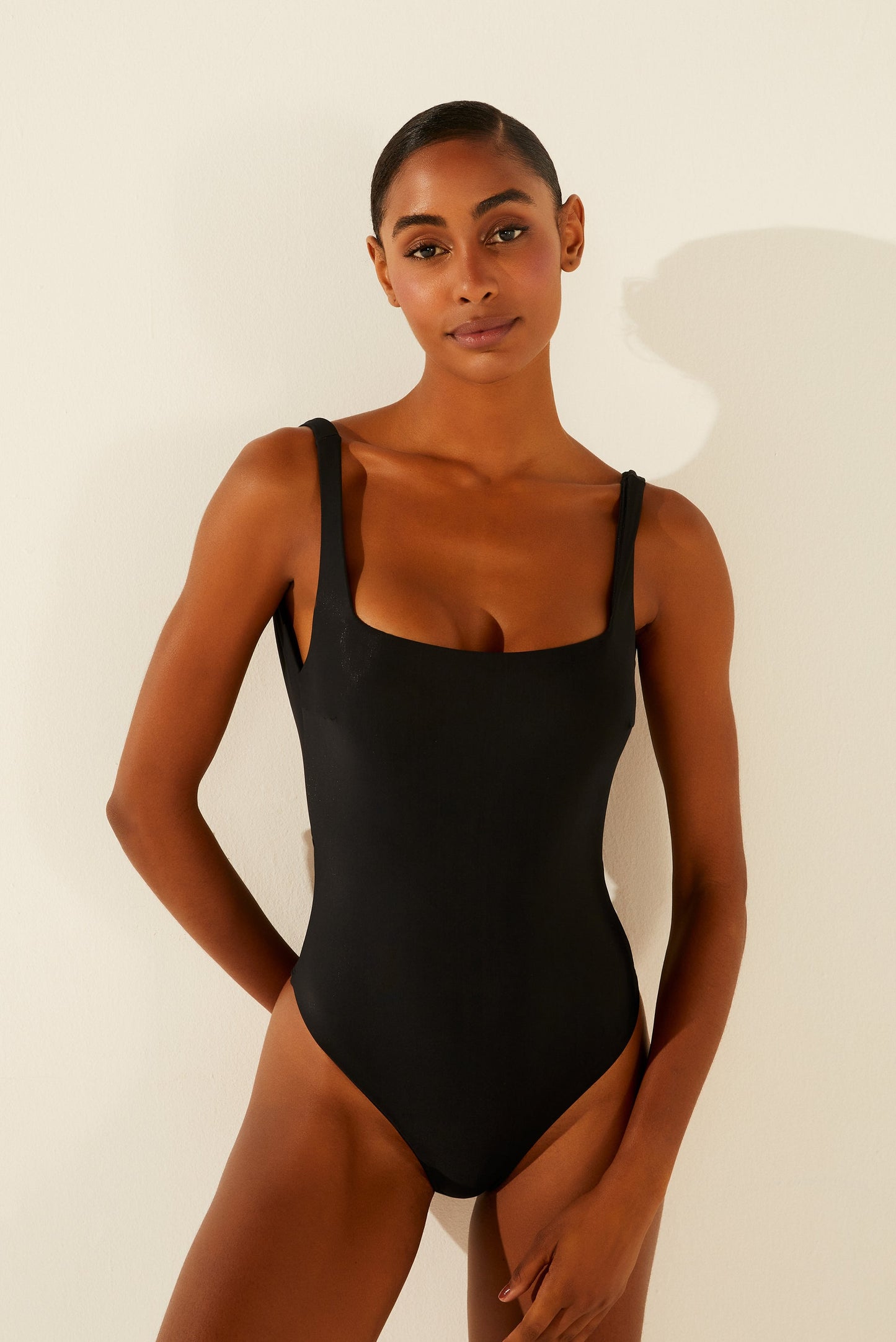 Agua De Coco Solid Classic Strappy One Piece M736C1123